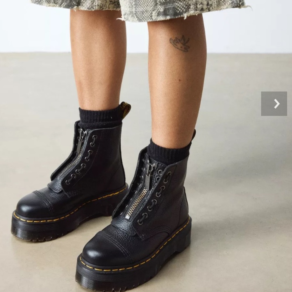 Dr. Martens SINCLAIR MILLED NAPPA LEATHER PLATFORM BOOTS
